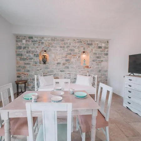 Apartament George Seafront *