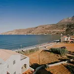 George Seafront Apartman