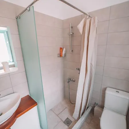 George Seafront * Néon Oítilon