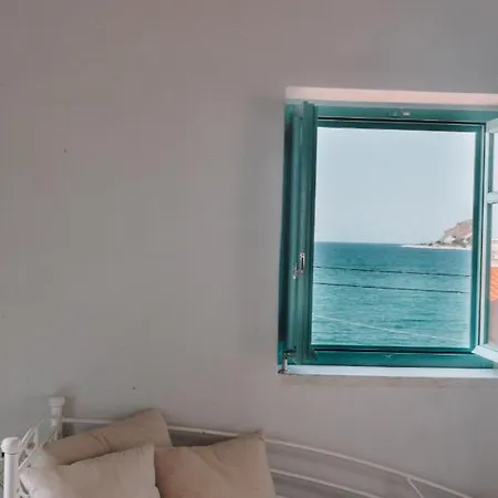 公寓 George Seafront Néon Oítilon