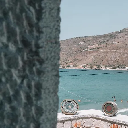 George Seafront * Νεόν Οίτιλον