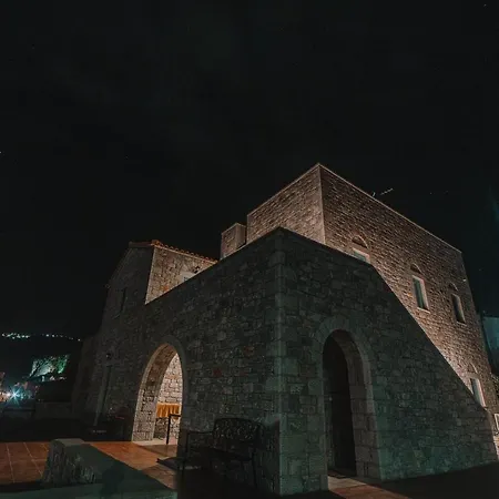 George Seafront Néon Oítilon