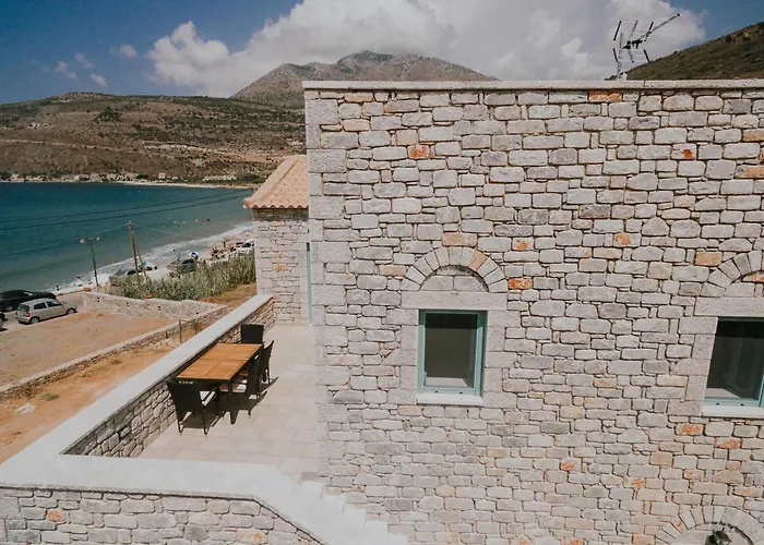 George Seafront * Néon Oítilon