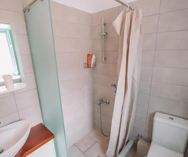 George Seafront * Néon Oítilon