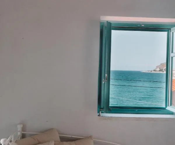 Apartamento George Seafront Néon Oítilon