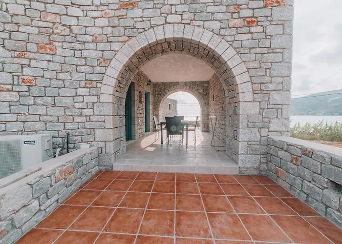 George Seafront Néon Oítilon